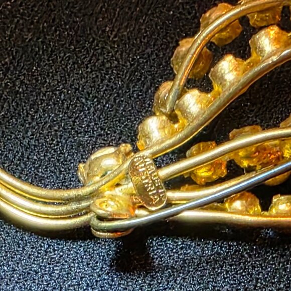 Made in Austria‎ Gold-Tone & Clear Rhinestone Floral Brooch Pin - Picture 3 of 14